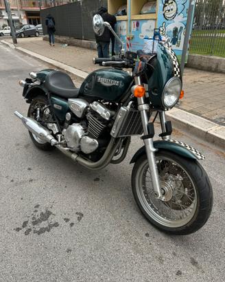 TRIUMPH LEGEND TT 900
