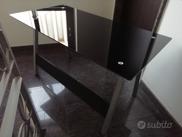 Scrivania in vetro temperato nero con porta pc