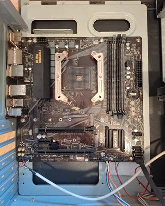 scheda madre GIGABYTE B550M DS3H 