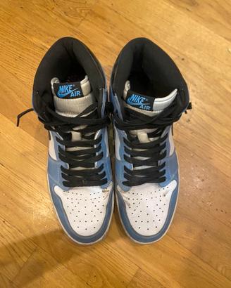 Jordan 1 Retro High OG blu universitario