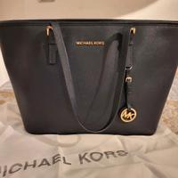 Borsa totem blu Michael  Kors originale usata poch