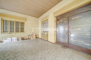 FERNO - IMMOBILE COMMERCIALE DA TRASFORMARE IN RES