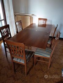 Tavolo a libro allungabile con 6 sedie in legno