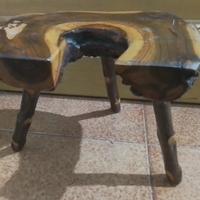 Sgabellino artigianale in legno d'ulivo 