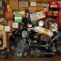 scatola di tubi elettronici radio