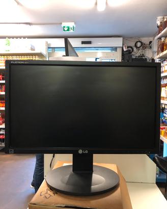 Schermo LG flatron E2211