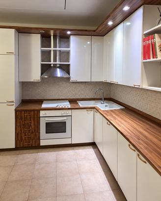 Cucina completa ad angolo – 270×260 cm