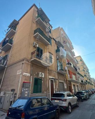 2 LOCALI A PALERMO