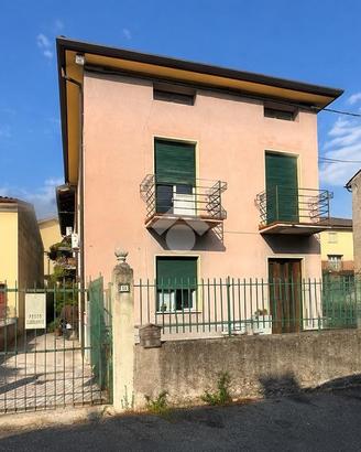 CASA SEMINDIPENDENTE A BUSSOLENGO