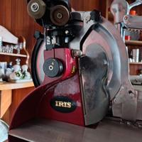 Affettatrice manuale con carrello
