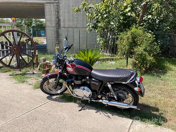 Triumph bonneville t100