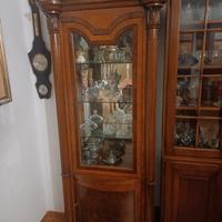 Vetrina in legno e cristallo