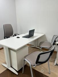 N. 2 scrivanie e poltrone a 300€