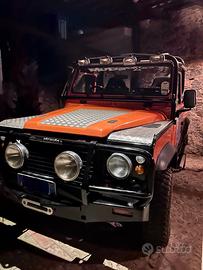 Land Rover  DEFENDER