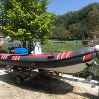 Gommone con carrello