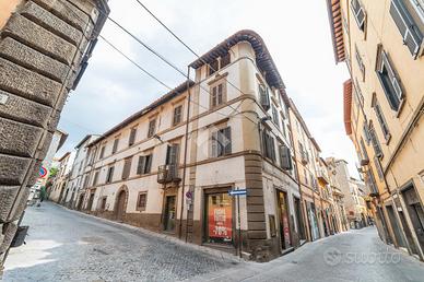 MULTILOCALE A VITERBO