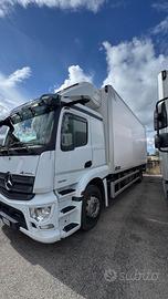 Mercedes Actos Frigo
