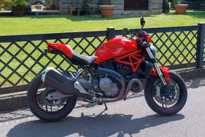 DUCATI MONSTER 821
