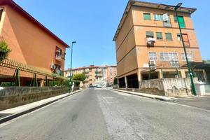 3 LOCALI A NAPOLI