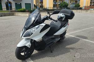 Moto Scooter Kymco Downton 200