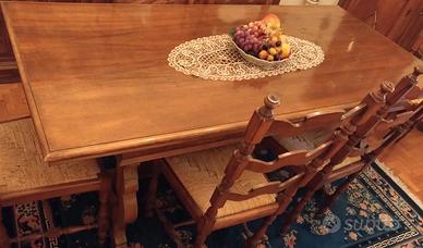 Sala da pranzo il legno massiccio - in stile