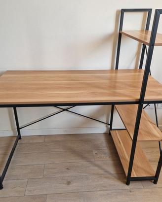 Scrivania in legno