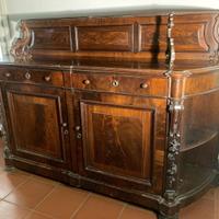 Credenza con alzata aperta e decori lignei 1800
