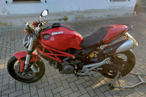 Ducati Monster 696+