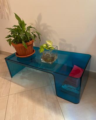Tavolino e portariviste kartell
