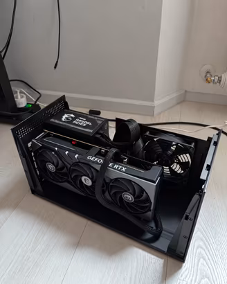 eGPU Razer Core X V2 + MSI RTX 4080 SUPER + 850 WT