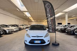 Ford Fiesta 1.4 5 porte Bz.- GPL Titanium