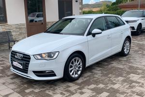 Audi A3 1.6 TDI 110 CV Attraction 2015