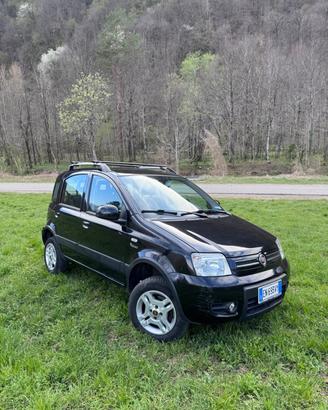 Fiat Panda 1.3 MJT 16V DPF 4x4 Climbing