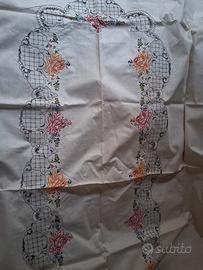 tovaglia antica cotone ricamata a mano 