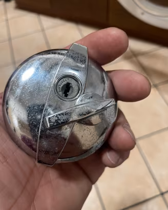Tappo serbatoio carburante vintage Fiat.