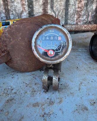 contachilometri analogico vintage per moto hurett