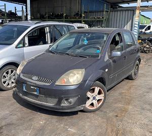 RICAMBI USATI AUTO FORD Fiesta 5° Serie Diesel 13