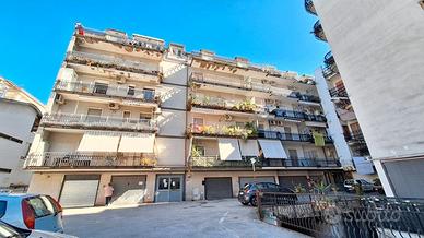 Casalnuovo di Napoli - ascensore e posto auto