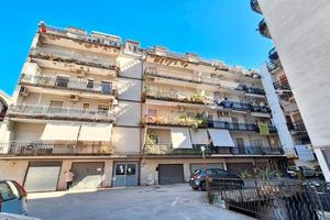 Casalnuovo di Napoli - ascensore e posto auto