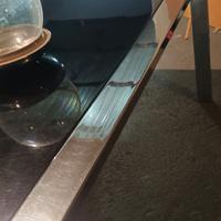 Tavolo moderno nero per living o studio
