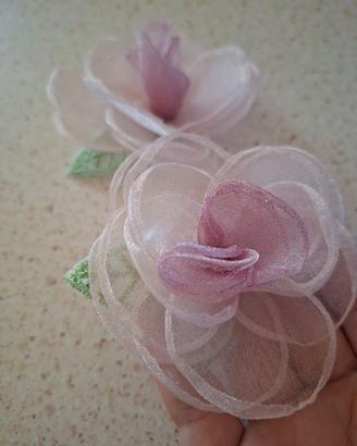 Set 2 fiori rosa romantici in organza