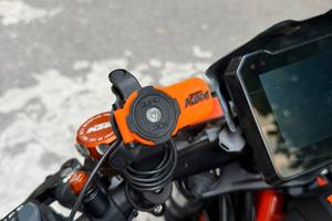Leva quadlock personalizzata