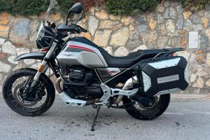 Moto Guzzi V85TT - 2022