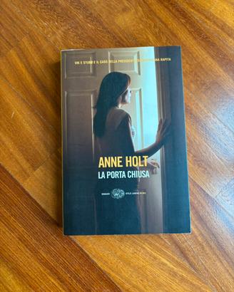 La porta chiusa  Anne Holt Einaudi