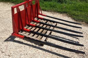 forconi vari per trattore agricolo