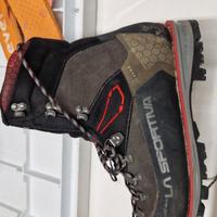 Scarpone La Sportiva