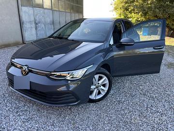 Volkswagen Golf VIII Life