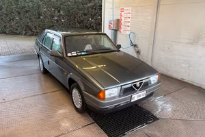 Alfa Romeo Alfa 75 targa oro ASI