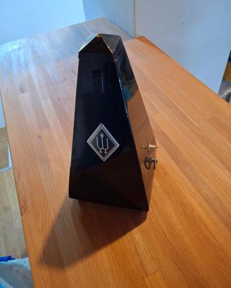 metronomo Wittner Taktell piramidale in legno 