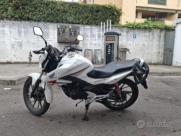 Honda CB125 F